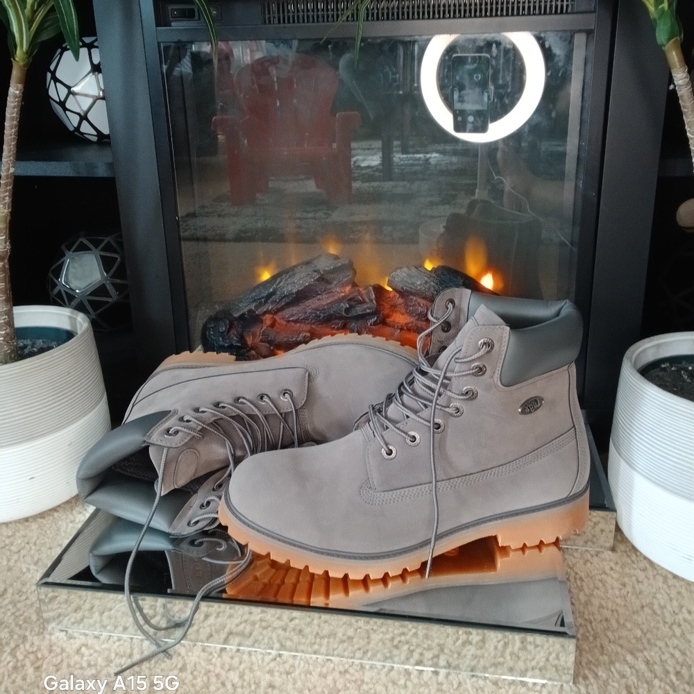 Lugz Gray or Black Convoy Fleece 6-inch Slip Resistant Boots Size 10.5/11